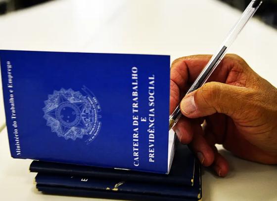02_carteira_de_trabalho.jpg