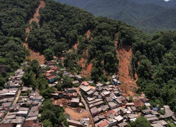 21fev23-varios-deslizamentos-mortais-sao-vistos-depois-de-graves-na-barra-do-sahy-em-sao-sebastiao-1677060790542_v2_900x506.jpg