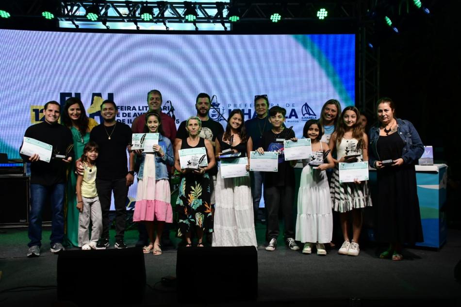 alunos-da-escola-civico-municipal-major-olimpio-se-destacam-no-20-concurso-de-poesia-de-ilhabela.jpeg