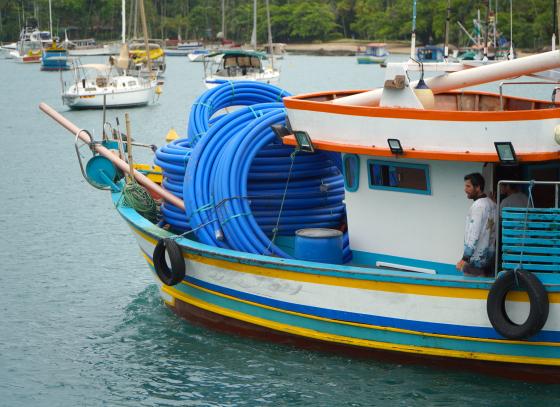 apos-cobrancas-da-prefeitura-de-ilhabela-sabesp-envia-as-primeiras-tubulacoes-do-projeto-de-dessalinizacao-da-agua-do-mar-na-il-2-1.jpg
