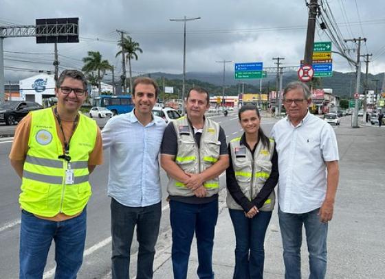 apos-pedido-der-sp-faz-recapeamento-de-trecho-da-sp-55-proximo-ao-trevo.jpg
