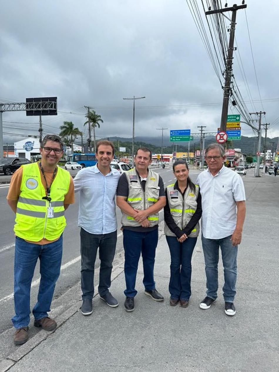 apos-pedido-der-sp-faz-recapeamento-de-trecho-da-sp-55-proximo-ao-trevo.jpg