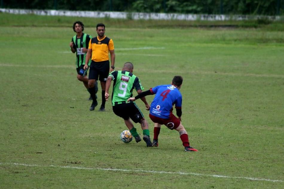 barranco-alto-e-sertao-dos-tourinhos-duelam-pela-final-do-torneio-da-cidade-de-futebol.jpg