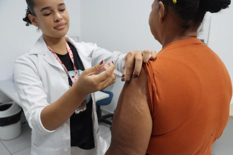 caraguatatuba-amplia-campanha-de-vacinacao-contra-gripe-para-populacao-geral.jpg