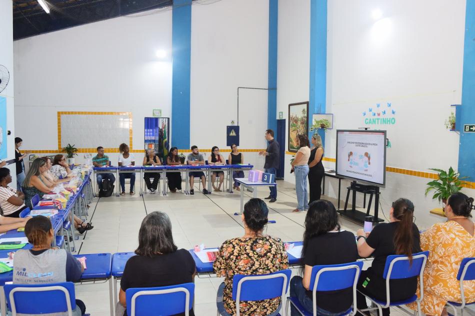 caraguatatuba-inicia-ano-letivo-com-reuniao-pedagogica-para-professores-da-rede-municipal-1.jpg