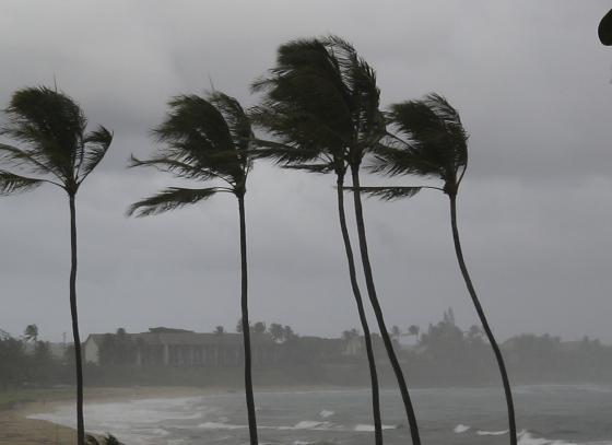 chuva-na-praia.jpg