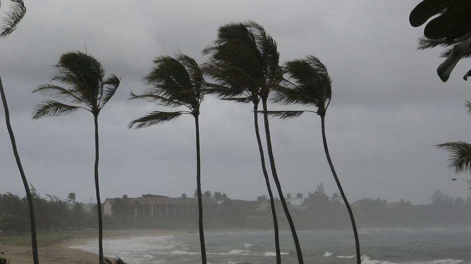 chuva-na-praia.jpg