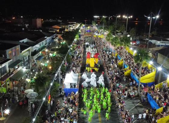 desfile-das-escolas-de-samba-promete-encantar-a-rua-da-praia.jpeg