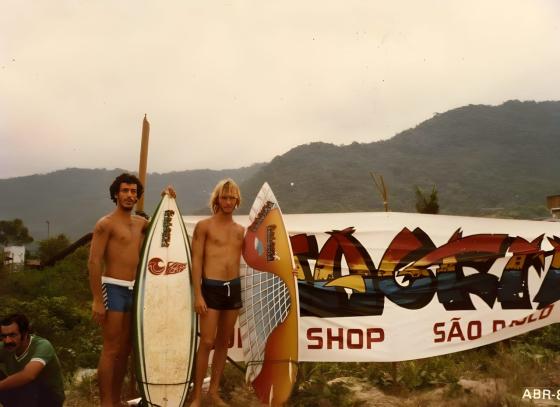 documentario-sobre-a-historia-do-surf-em-caragua-sera-lancado-neste-sabado-com-entrada-solidaria-2.jpeg