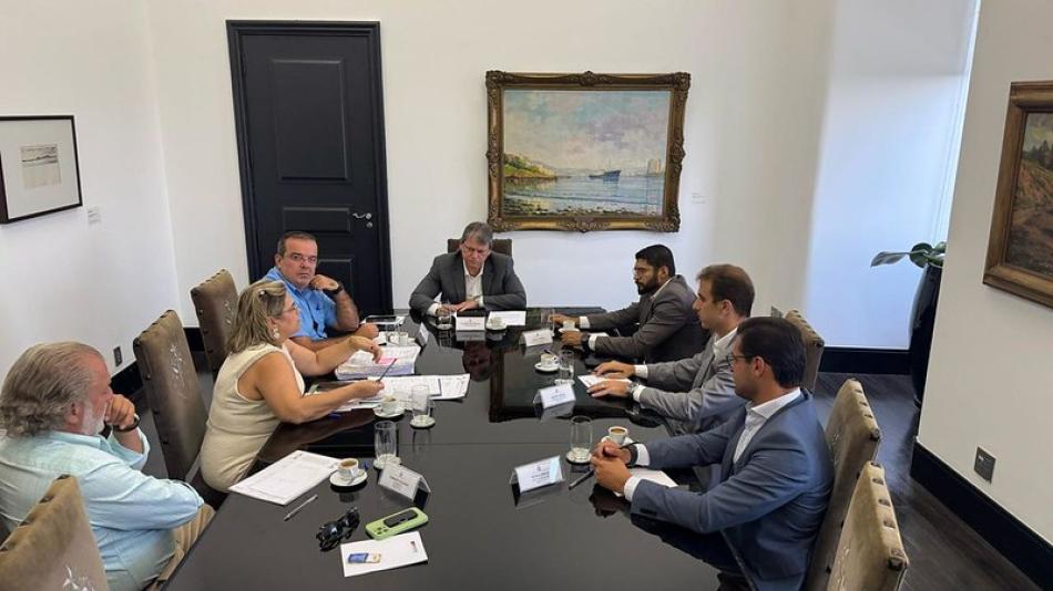 em-reuniao-com-governo-do-estado-cidades-do-litoral-defendem-pautas-essenciais-a-regiao.jpg
