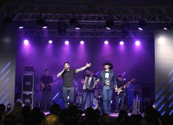 festa-da-padroeira-2026-show-de-talis-&-welinton-e-destaque-em-primeiro-fim-de-semana-do-evento-foto-divulgacao.jpg