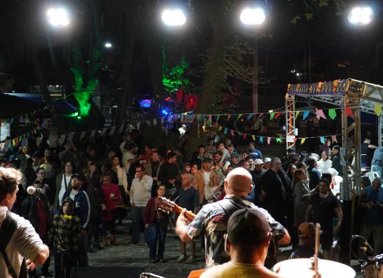festa-de-santo-antonio-reune-comunidade-local-e-visitantes-no-portinho-durante-dois-dias-de-programacao-3.jpg