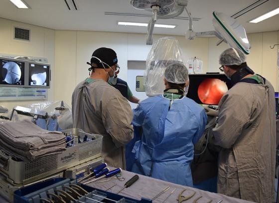 hospital-regional-do-litoral-norte-realiza-primeira-cirurgia-minimamente-invasiva-no-quadril.jpg