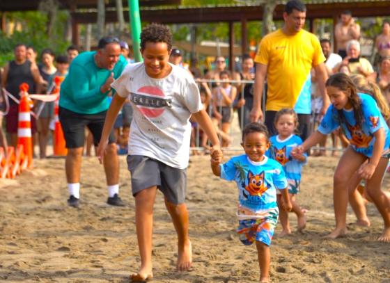 kids-beach-run-reune-mais-de-300-criancas-na-praia-do-pereque-em-ilhabela-1.jpeg