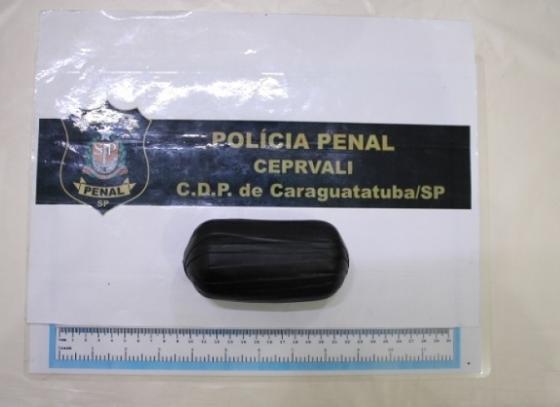 mulher-e-flagrada-tentando-entrar-com-droga-no-cdp.jpg