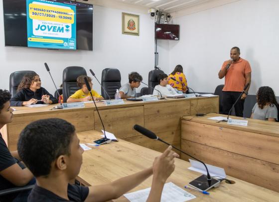 parlamento-jovem-elege-mesa-diretora-e-realiza-atividades-educativas-5.jpg