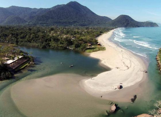 praia-de-itamambuca-em-ubatuba.jpg