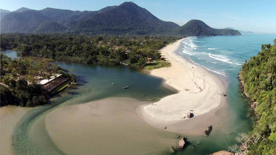 praia-de-itamambuca-em-ubatuba.jpg