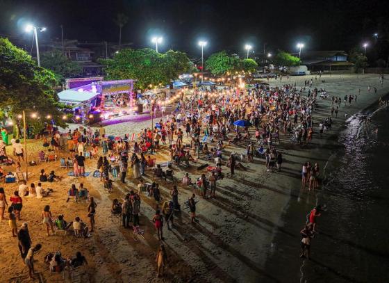 praia-do-arrastao-recebe-luau-com-muito-forro-e-clima-junino-neste-sabado-1.jpeg