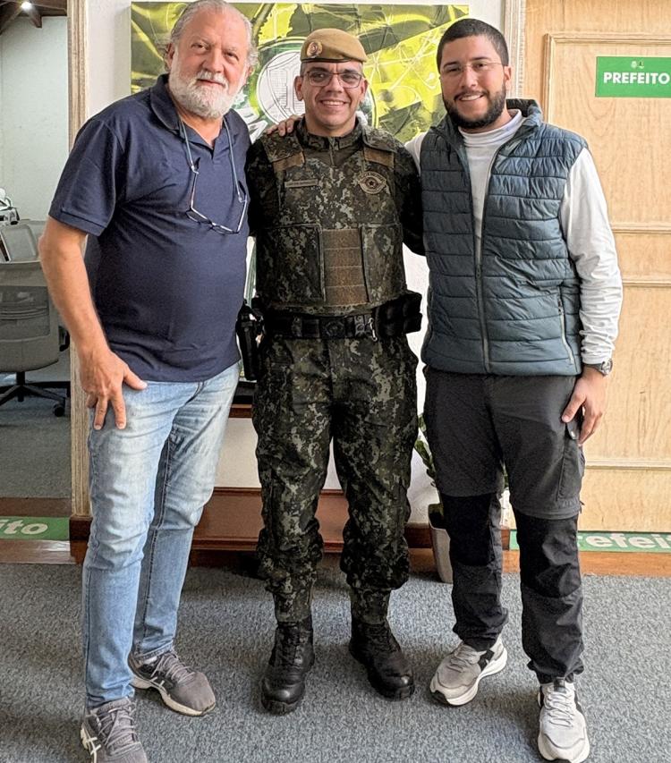 prefeito-de-ilhabela-recebe-novo-comandante-da-policia-militar-ambiental-do-litoral-norte.jpeg