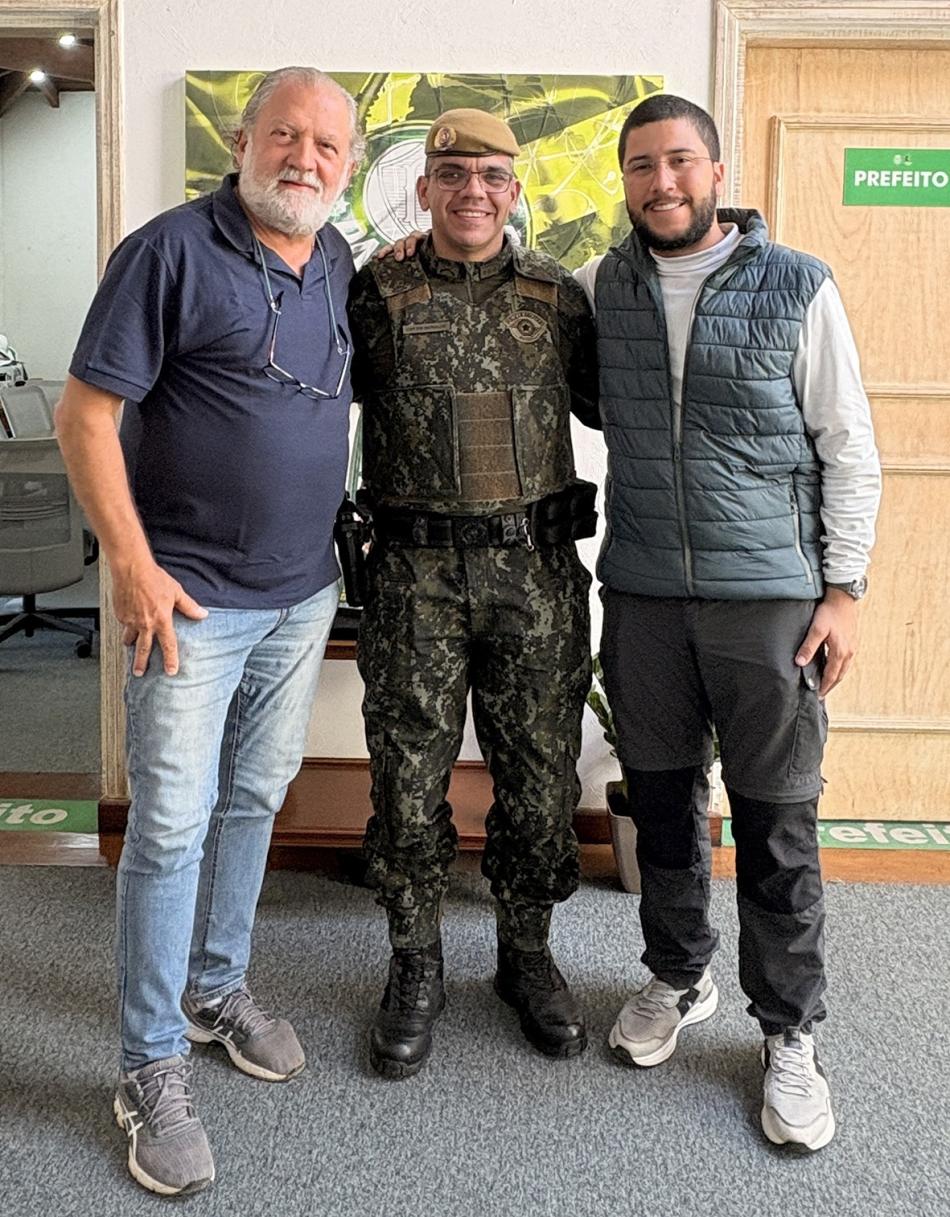 prefeito-de-ilhabela-recebe-novo-comandante-da-policia-militar-ambiental-do-litoral-norte.jpeg