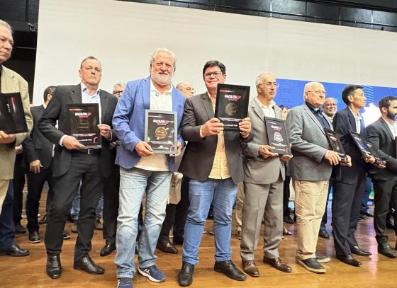 prefeito-toninho-colucci-conquista-selo-bronze-do-programa-facilita-sp-municipios-para-ilhabela-2.jpg