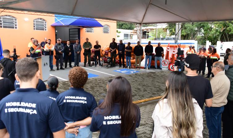 prefeito-toninho-colucci-entrega-nova-base-da-defesa-civil-e-reforca-investimentos-em-seguranca-4.jpg