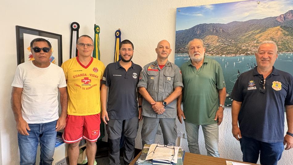 prefeito-toninho-colucci-trata-da-implantacao-da-base-do-gbmar-em-reuniao-com-comando-dos-bombeiros-maritimos.jpeg