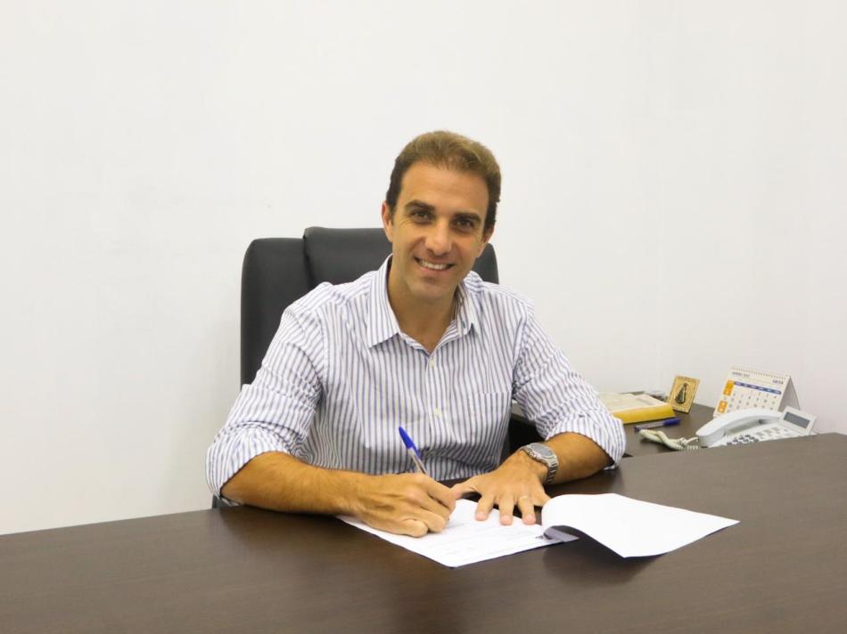 prefeitura-de-caraguatatuba-garante-pagamento-de-13-de-ferias-dos-professores-ate-sexta-feira.jpg