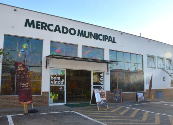 prefeitura-de-ilhabela-e-associacao-comercial-fortalecem-mercado-municipal-como-novo-polo-gastronomico-da-cidade-2.jpg