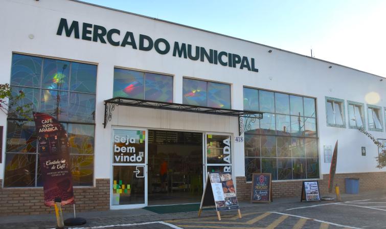 prefeitura-de-ilhabela-e-associacao-comercial-fortalecem-mercado-municipal-como-novo-polo-gastronomico-da-cidade-2.jpg