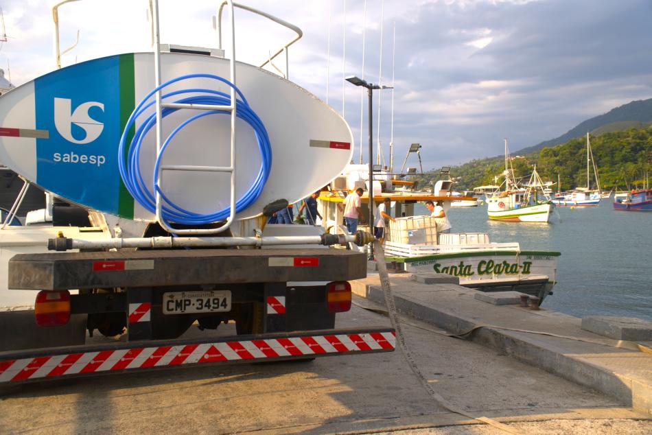 prefeitura-de-ilhabela-e-sabesp-realizam-visita-tecnica-a-ilha-de-vitoria-em-busca-de-solucoes-para-a-crise-hidrica.jpeg