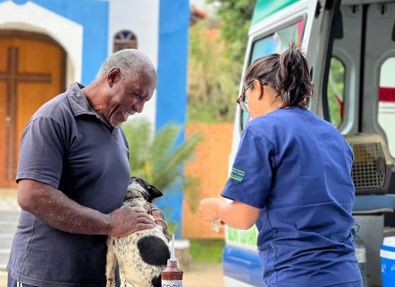 prefeitura-de-ilhabela-leva-atendimento-veterinario-itinerante-aos-bairros-com-o-programa-bem-estar-animal-2.jpg