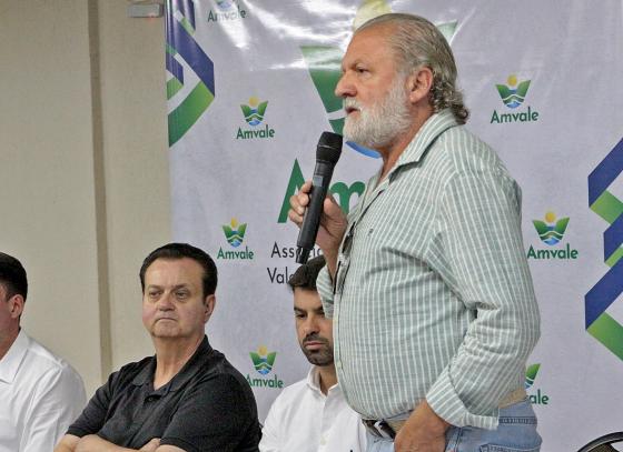 presidente-do-conselho-da-agemvale-prefeito-de-ilhabela-participa-de-reuniao-em-taubate.jpg