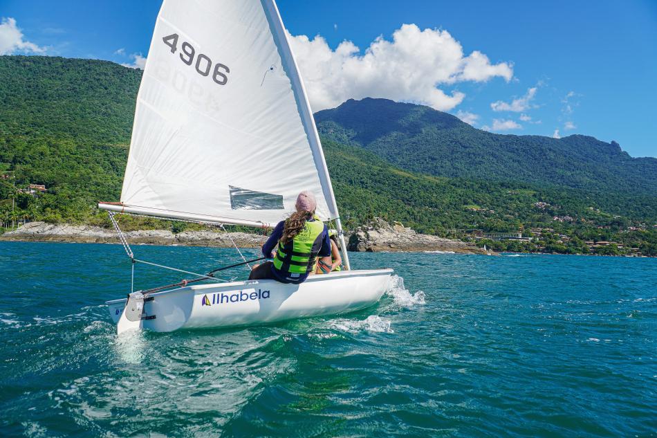 projeto-vela-para-todos-oferece-aulas-gratuitas-em-ilhabela.jpg