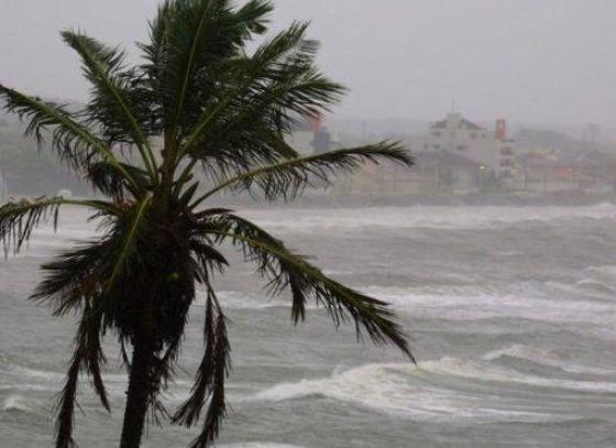 ressaca-litoral-parana-660x372.jpg