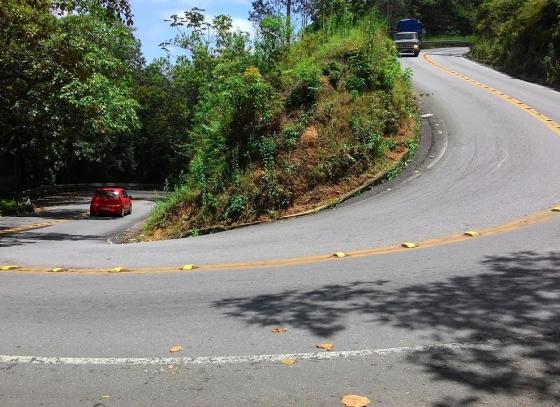 rodovia-oswaldo-cruz-httprodsnaestradablogspotcom201610roteiro-19-subida-de-ubatubahtml.jpg