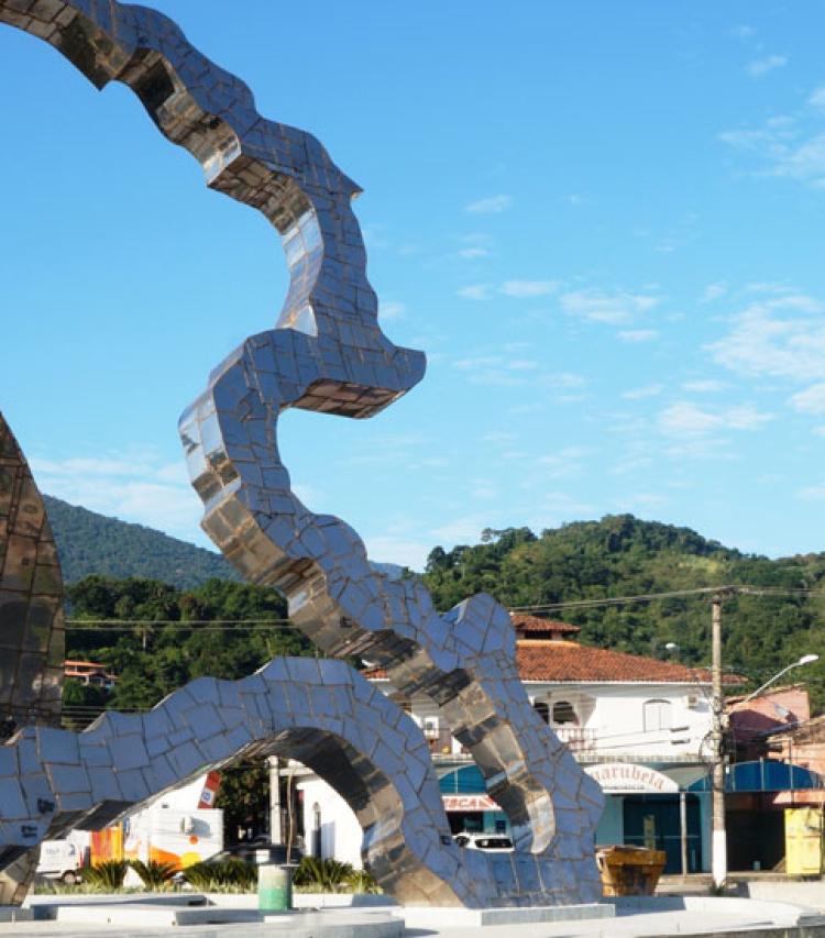 rotatoria-da-balsa-entrada-de-ilhabela.jpg