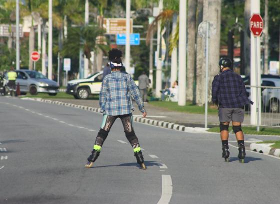 rua-da-familia-transforma-a-avenida-da-praia-em-espaco-de-lazer-aos-domingos-3.jpg