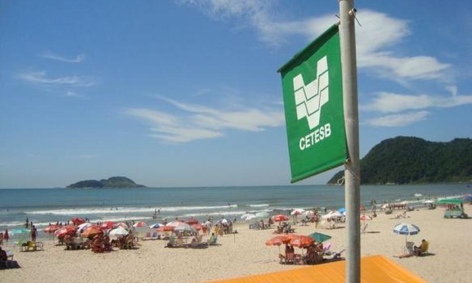 sua-praia-tem-bandeira-vermelha-ou-verde-cetesb-cuida-da-balneabilidade-em-sp.jpg