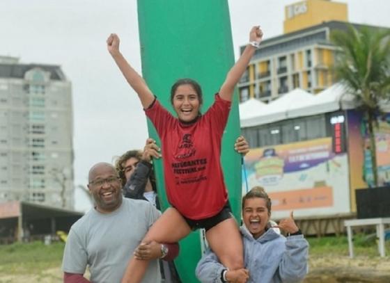 surfista-katellyn-oliveira-conquista-bicampeonato-brasileiro.jpg