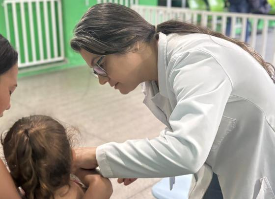 vacina-da-gripe-ilhabela-aplica-mais-de-460-doses-nas-creches-e-escolas-municipais-e-lidera-imunizacao-no-litoral-norte.jpeg